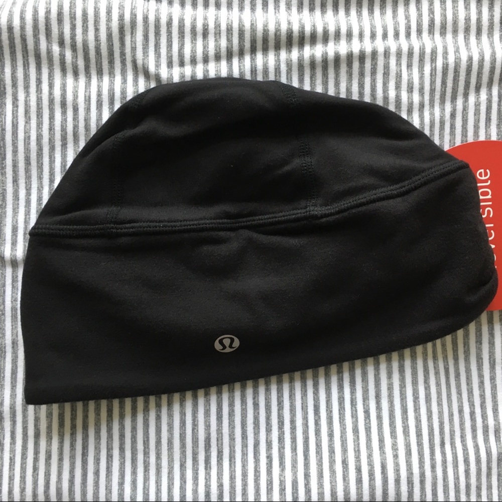 Lululemon Black Brisk Run Toque
